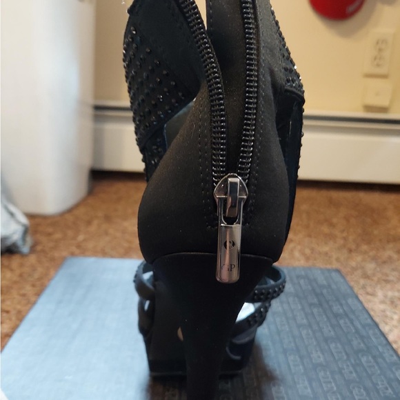 NWIB Black strappy heels - Picture 4 of 7